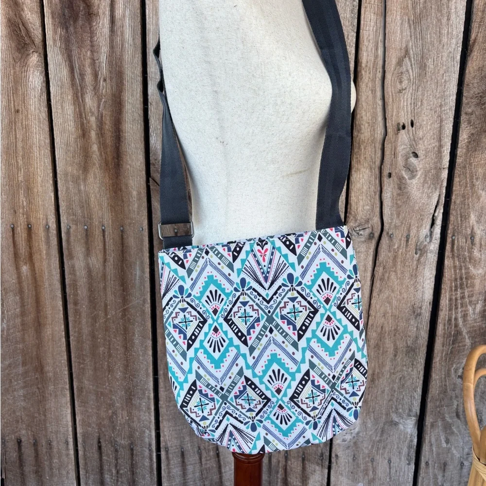 Dakine JoJo CrossbodyBag Aztec Print Teal Black Adjustable StrapTravel Festival‎